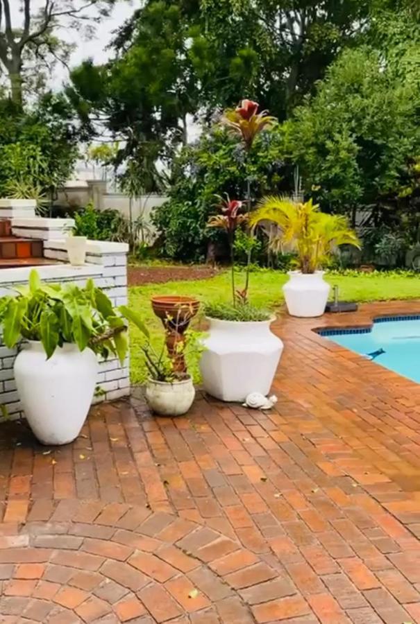 La Lucia Lovers-corner Apartment Durban
