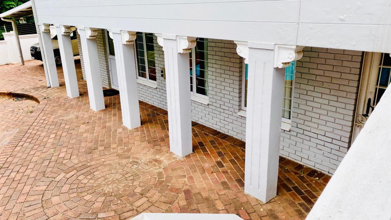 Apartment La Lucia Lovers-corner Durban